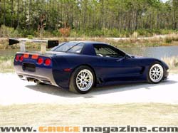 GaugeMagazine_2001_Corvette_C5R_021