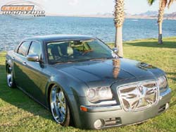 GaugeMagazine_2007_Chrysler300C_007