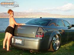 GaugeMagazine_2007_Chrysler300C_022