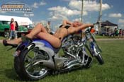 GaugeMagazine_2009_Slamology_324